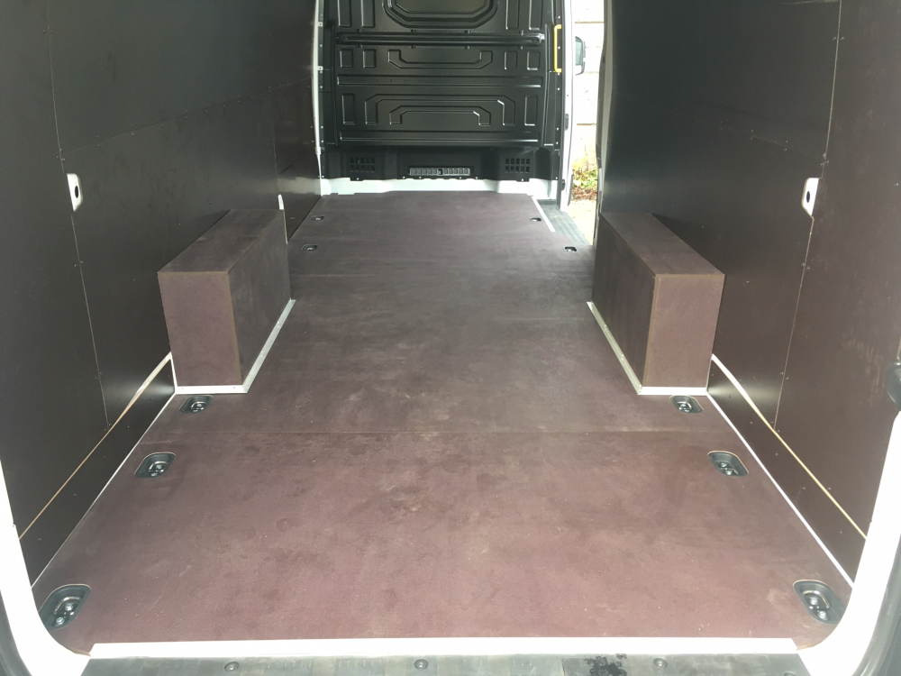 Podlaha do n�kladov�ho priestoru L 5 CRAFTER - MANN TGE 2017-- d�ka 4850 mm 12 mm