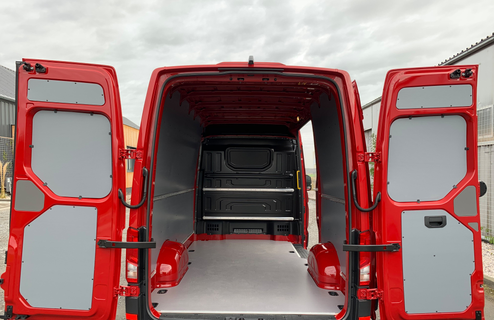 vn�torn� oblo�enia n�klad.priestoru CRAFTER - / MAN TGE (L3H3 ) 4 mm PLAST